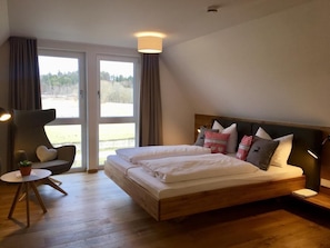 Minibar, in-room safe, individually decorated, desk - Zollersteighof (Albstadt)