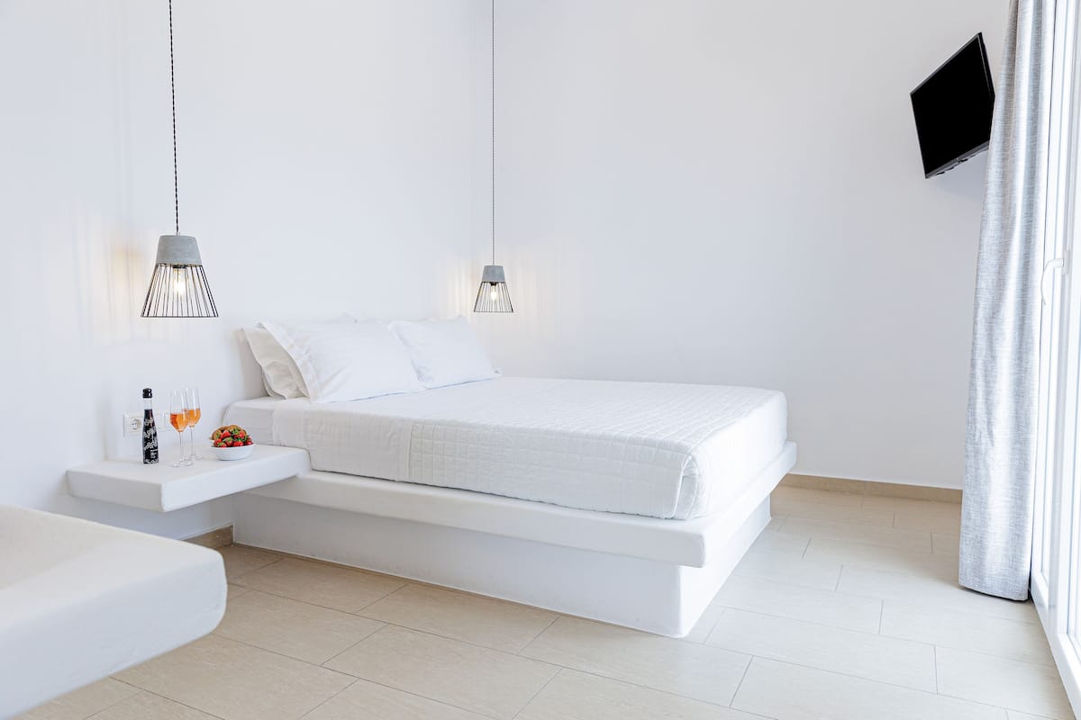 1 bedroom, premium bedding, down duvets, memory-foam beds