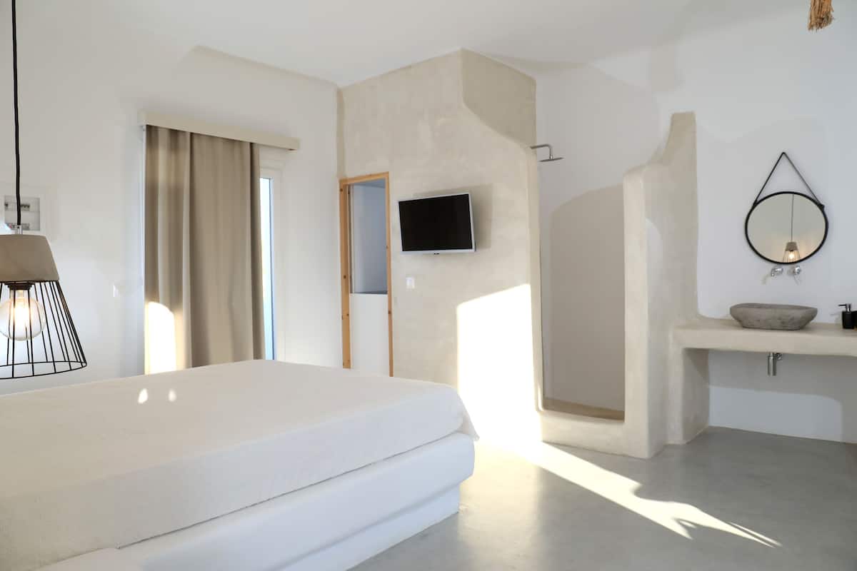 1 bedroom, premium bedding, down duvets, memory-foam beds