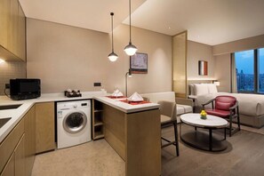 Classic Apartment, 1 Katil Raja (King) | Ruang tamu | TV LED, mainan 