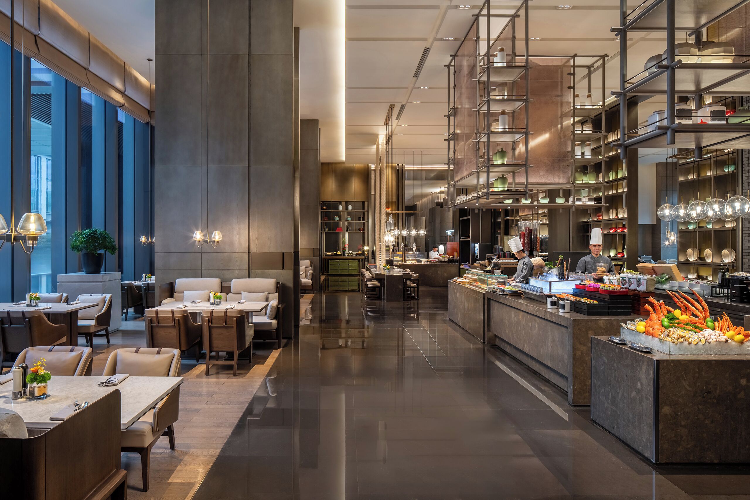 3 restaurants; breakfast, lunch, dinner and brunch served 