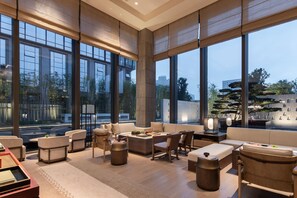 3 restaurants; breakfast, lunch, dinner, and brunch served - InterContinental Xi'an Hi-Tech Zone by IHG (Xi'an)