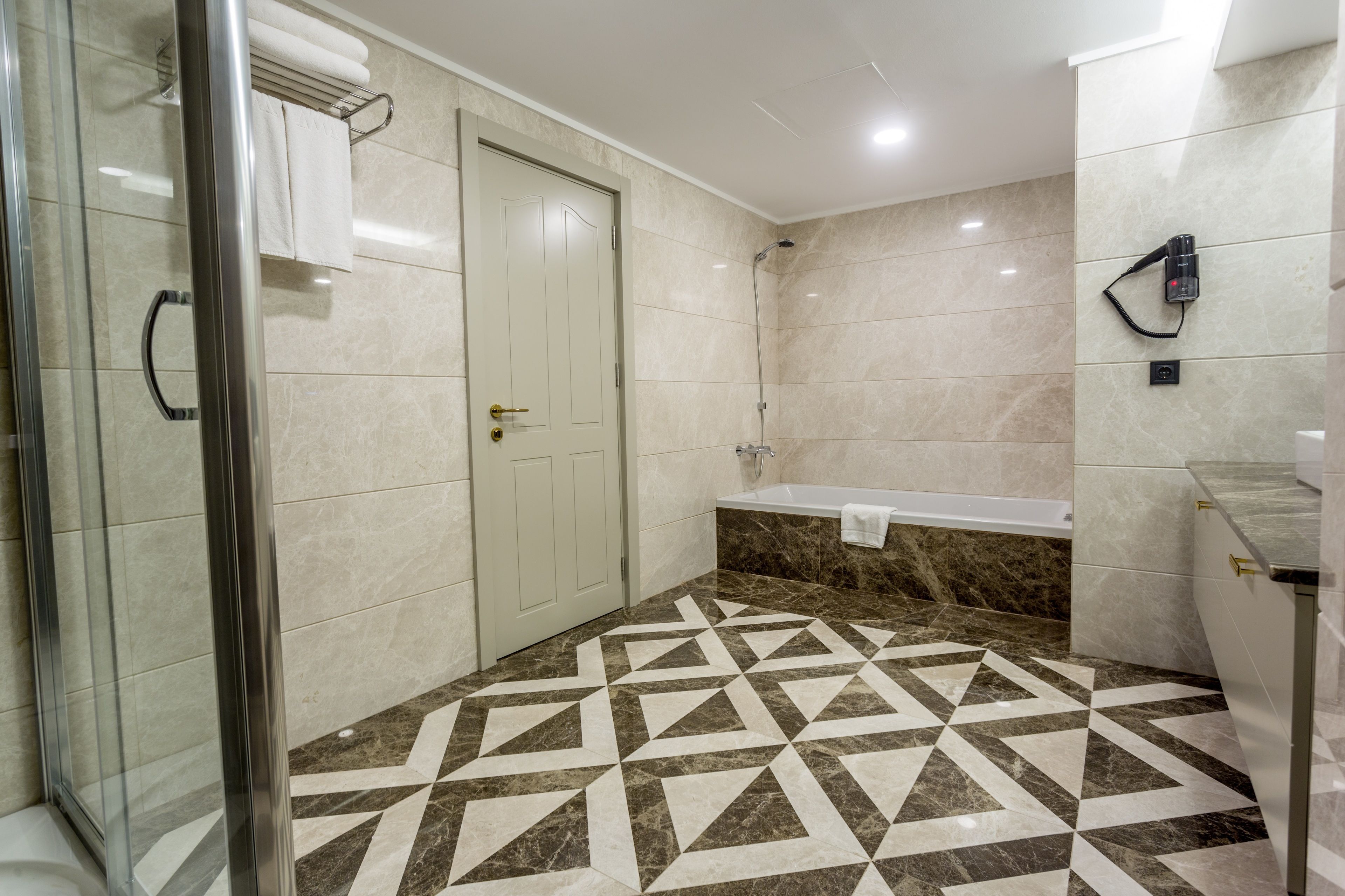 Presidential-sviitti | Yksityinen kuumavesiallas