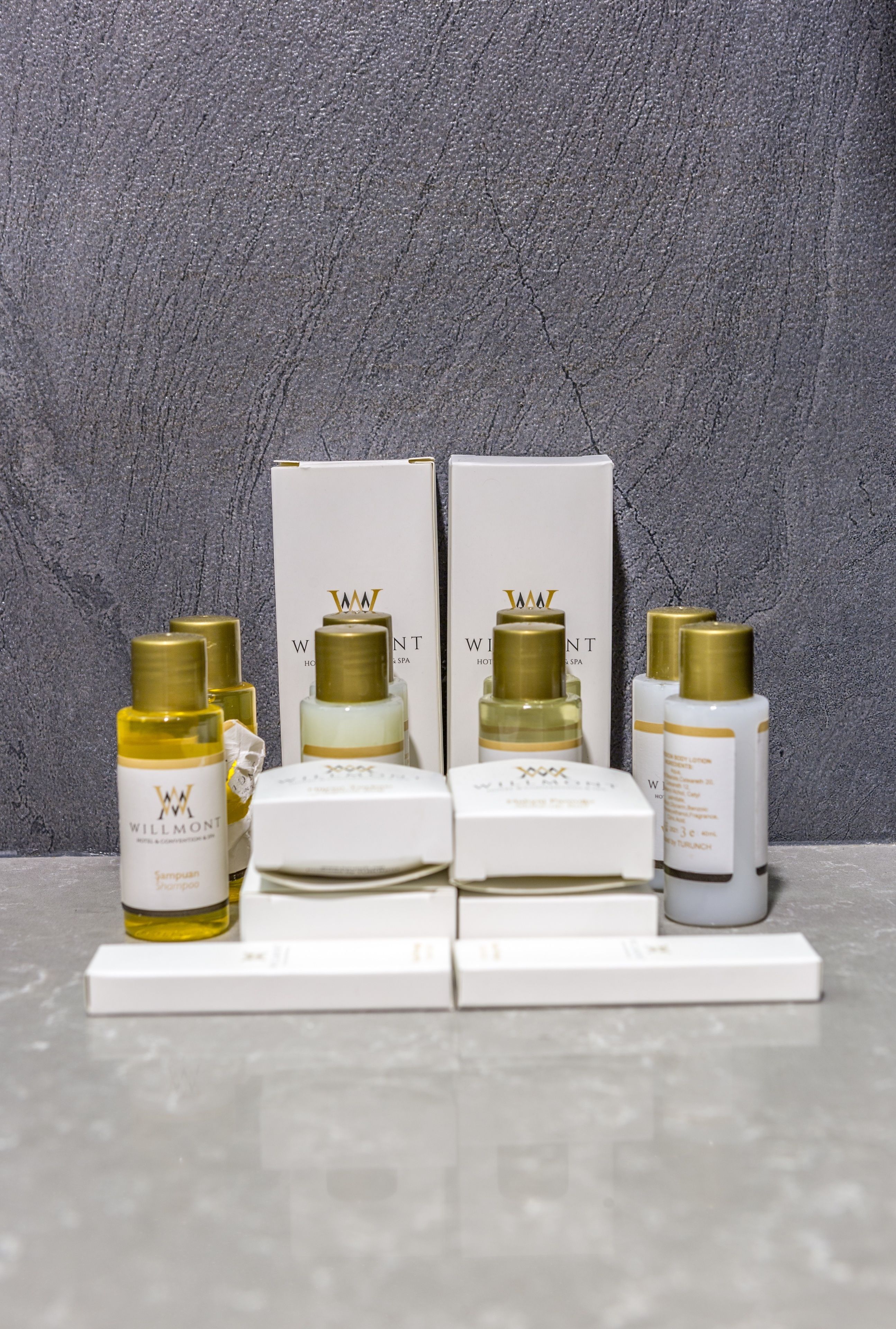 suite | bathroom amenities | shower, free toiletries, hair dryer, bathrobes