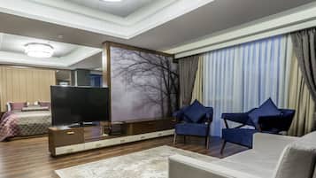 Presidential Suite | Premium bedding, down comforters, free minibar, in-room safe