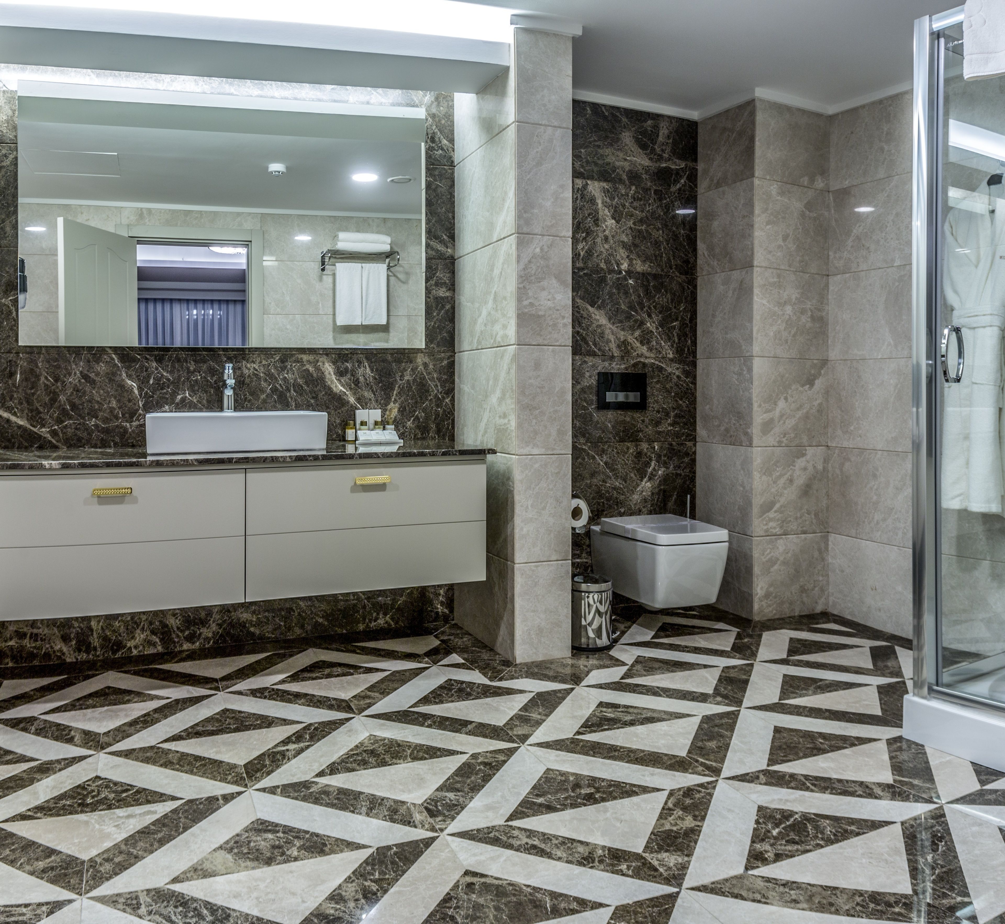 presidential suite | bathroom | shower, free toiletries, hair dryer, bathrobes