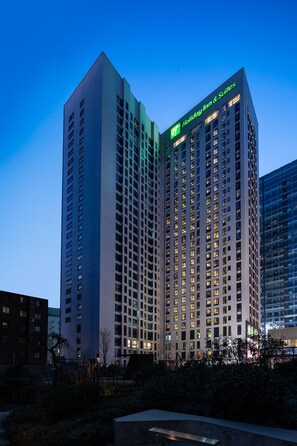 Exterior - Holiday Inn Hotel & Suites Xi'An High-Tech Zone by IHG (Xi'an)