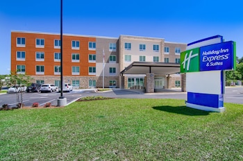 Holiday Inn Express And Suites Mobile - University Area by IHG