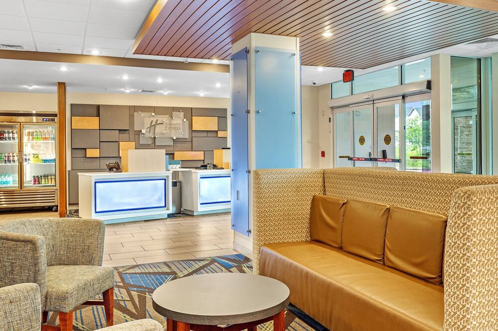 Holiday Inn Express & Suites Mobile - University Area by IHG