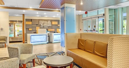 Holiday Inn Express & Suites Mobile - University Area by IHG