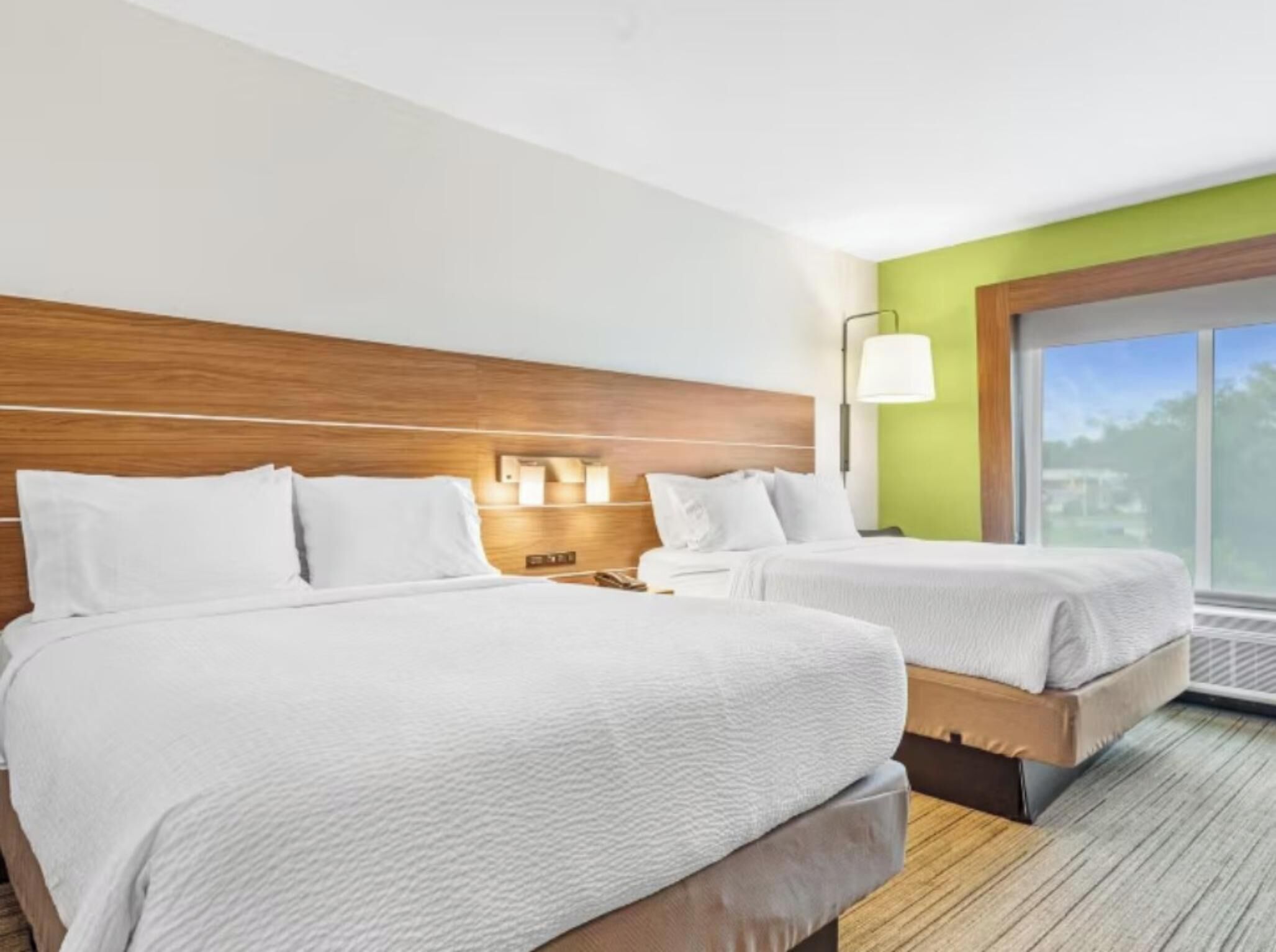 Desk, free rollaway beds, free WiFi, bed sheets