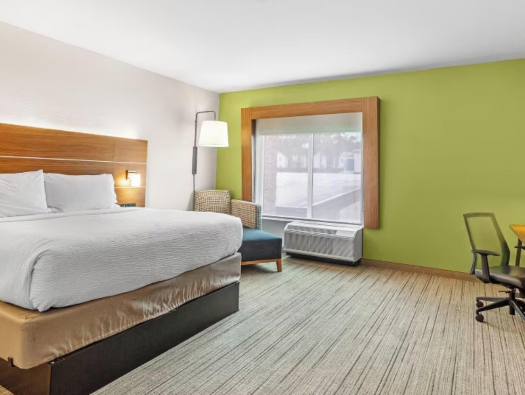 Desk, free rollaway beds, free WiFi, bed sheets