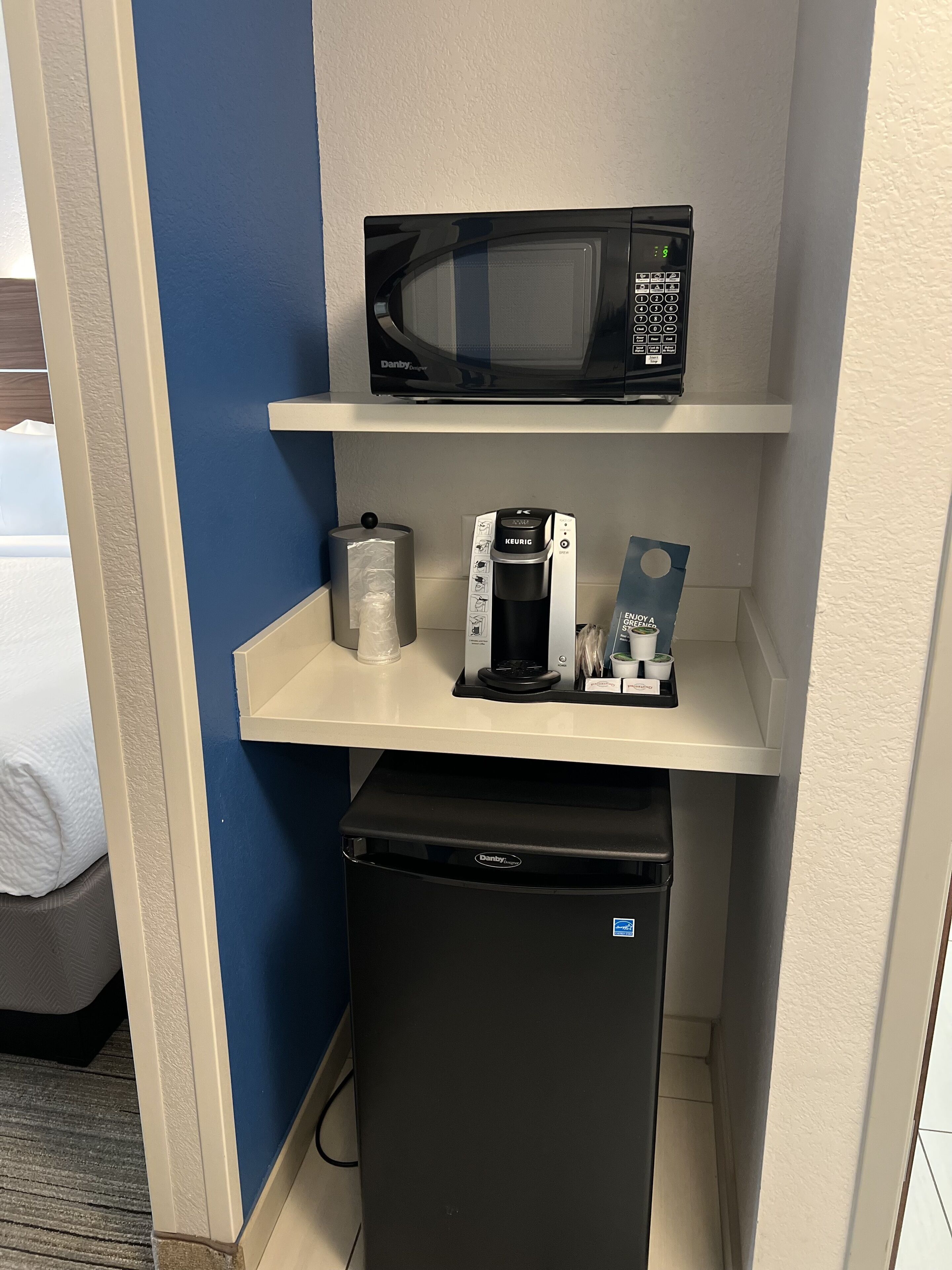 suite, 1 king bed with sofa bed | in-room dining