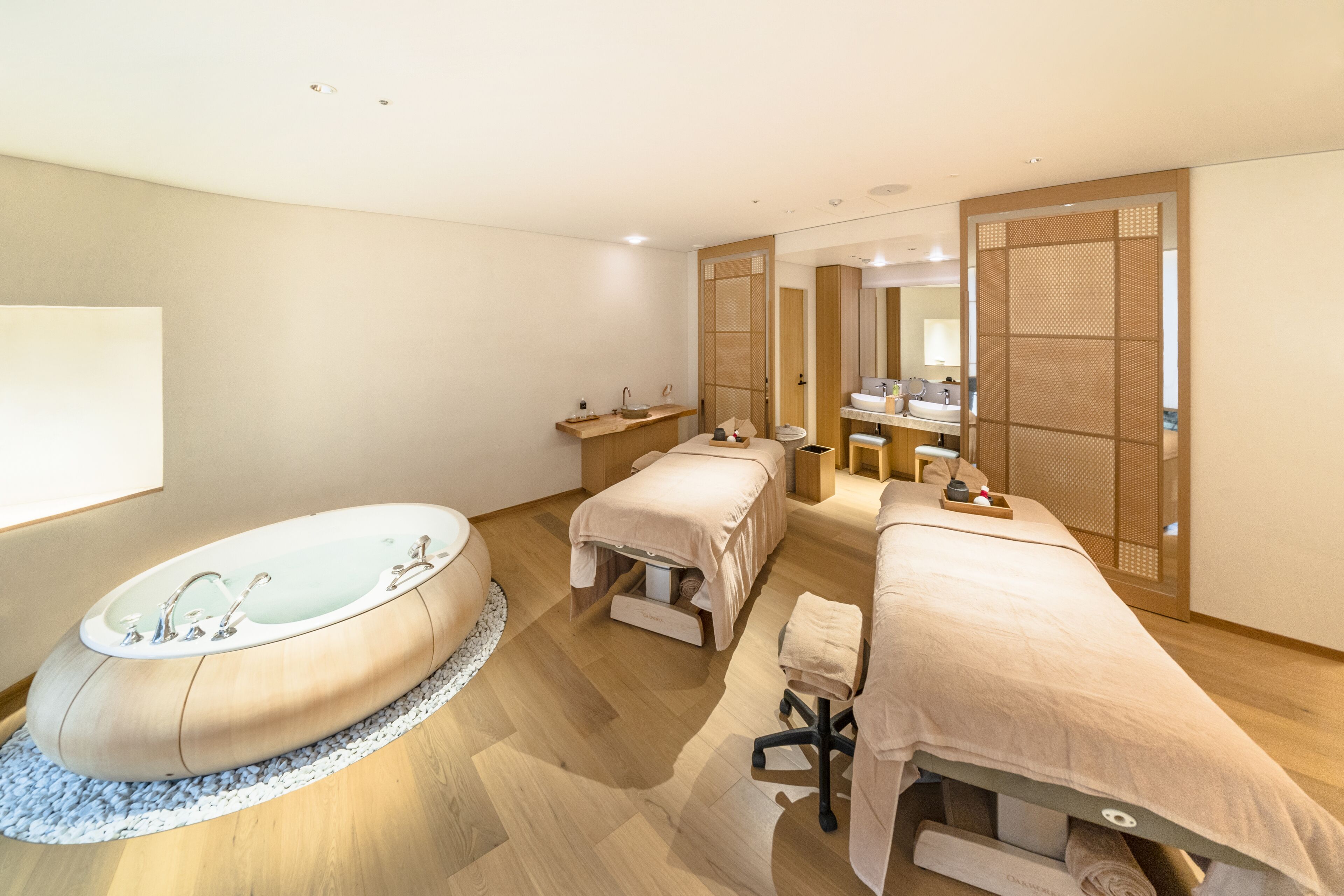 couples treatment room(s), hot tub, massages
