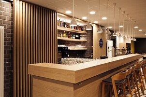 Bar (en la propiedad)