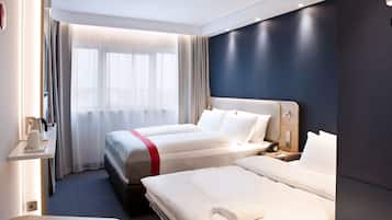 Quarto standard, 1 cama Queen e sofá-cama | Roupas de cama antialérgicas, escrivaninha
