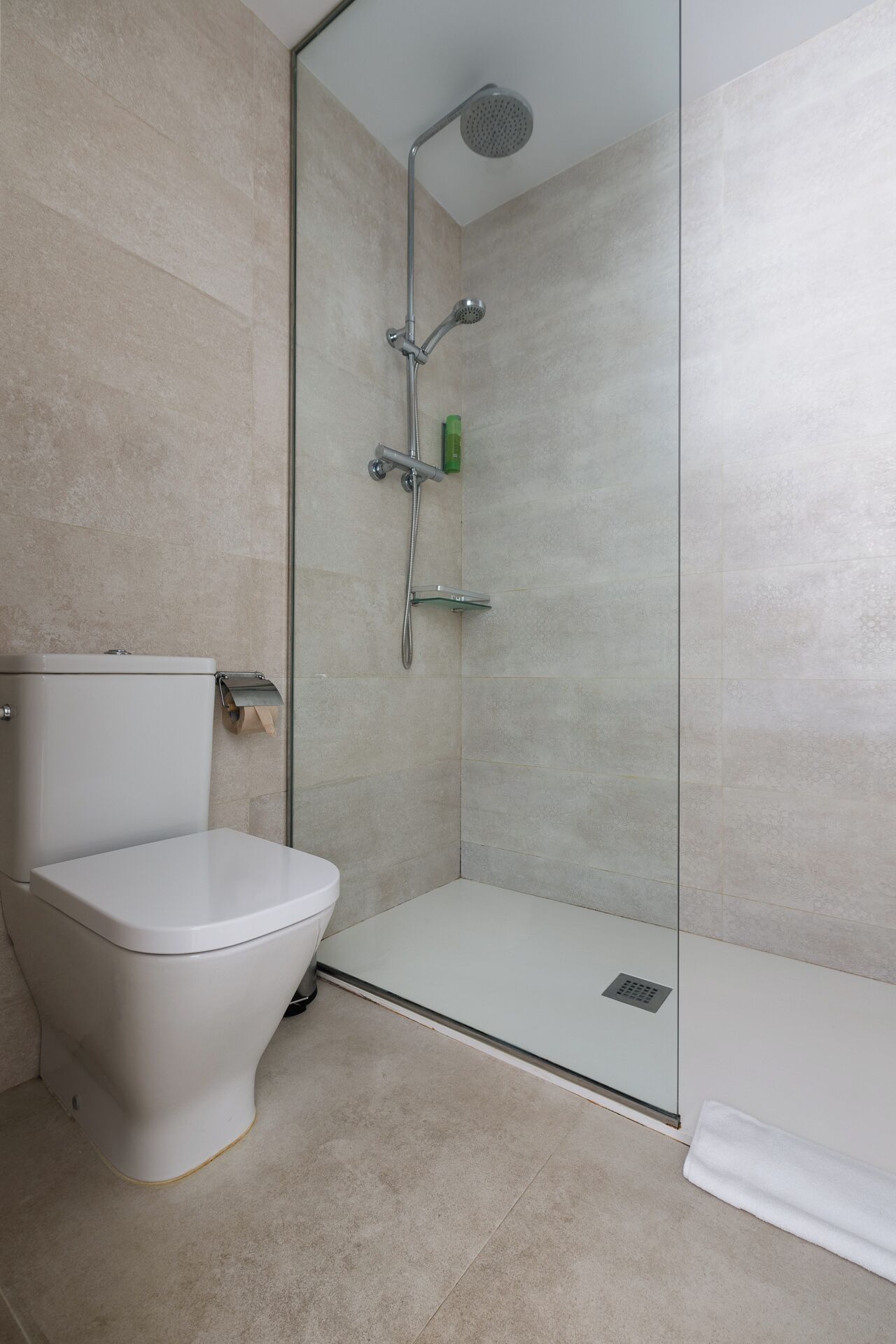 superior double room, non smoking | bathroom | shower, free toiletries, hair dryer, towels