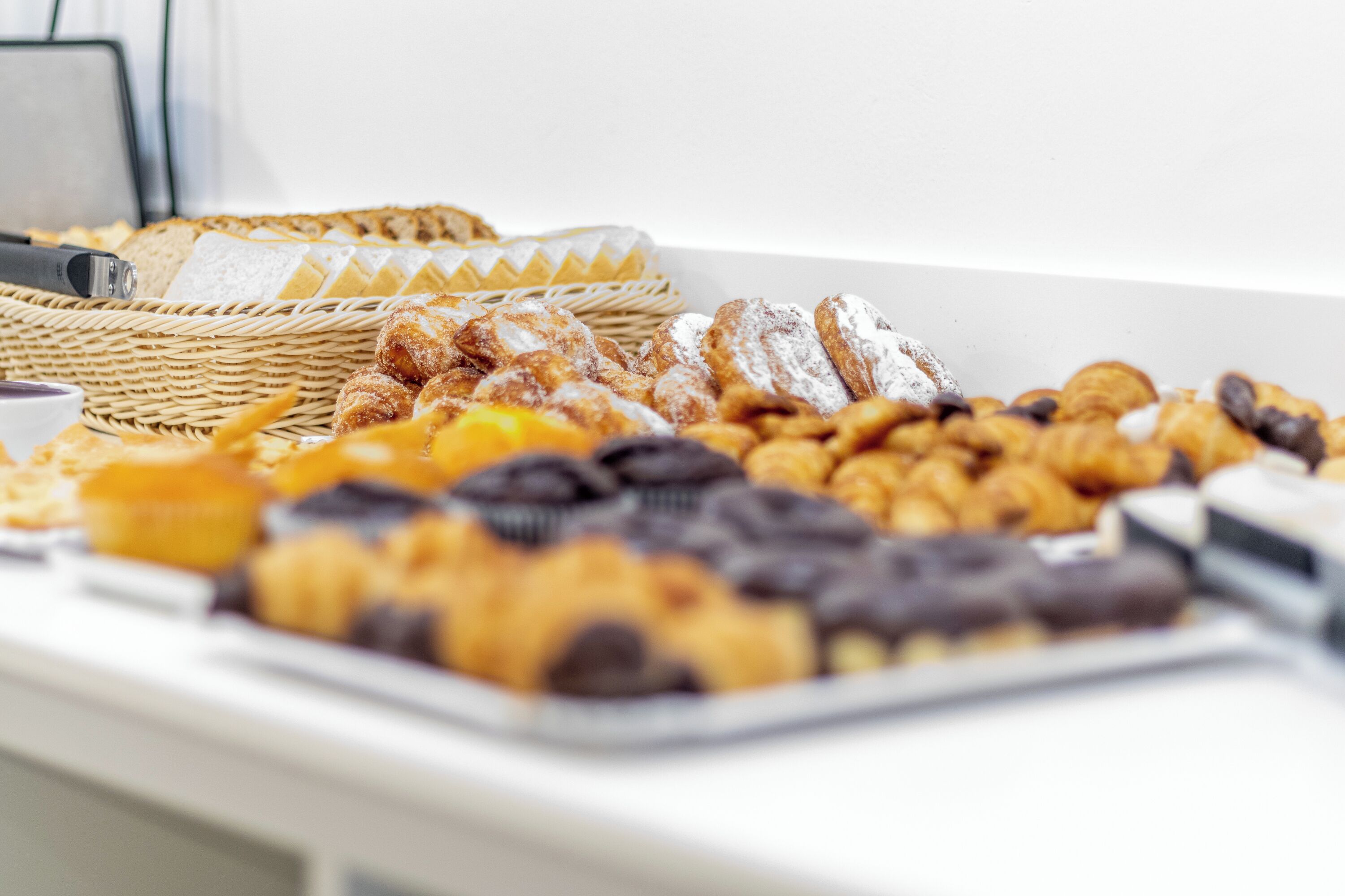 daily full breakfast (eur 12 per person)