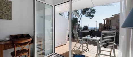 Habitación exclusiva doble, no fumadores, vistas parciales al mar | Vistas al mar