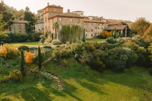 Front of property - Castello Di Tassara (Alta Val Tidone)