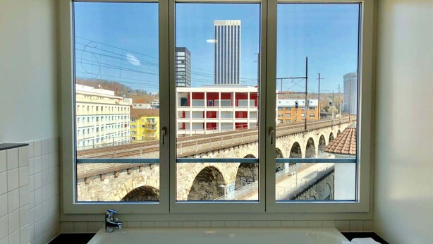 Apartment (attic) | Bathroom amenities | Deep soaking tub, towels - Viadukt Apartments (Zürich)