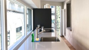Superior Apartment, 3 Bedrooms, Balcony | Private kitchen | Espresso maker, coffee/tea maker, fridge, electric kettle - Viadukt Apartments (Zürich)