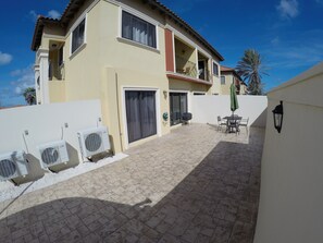Family House, 2 Bedrooms, Non Smoking | Terrace/patio - Gold Coast - Beautiful 2 Bedroom Town House (Noord)