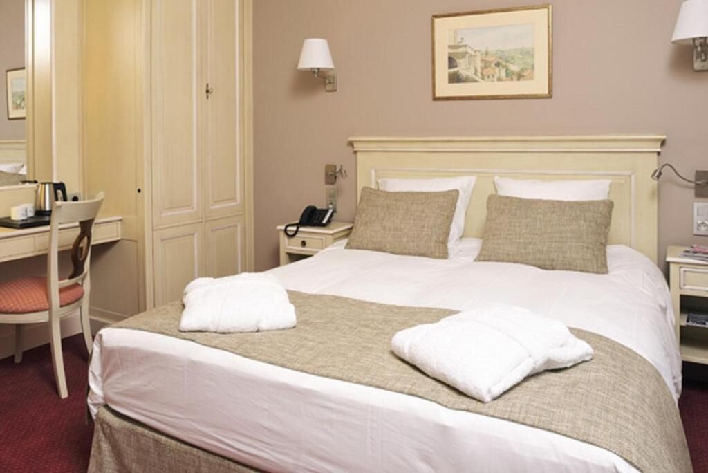 individually decorated, individually furnished, desk, soundproofing