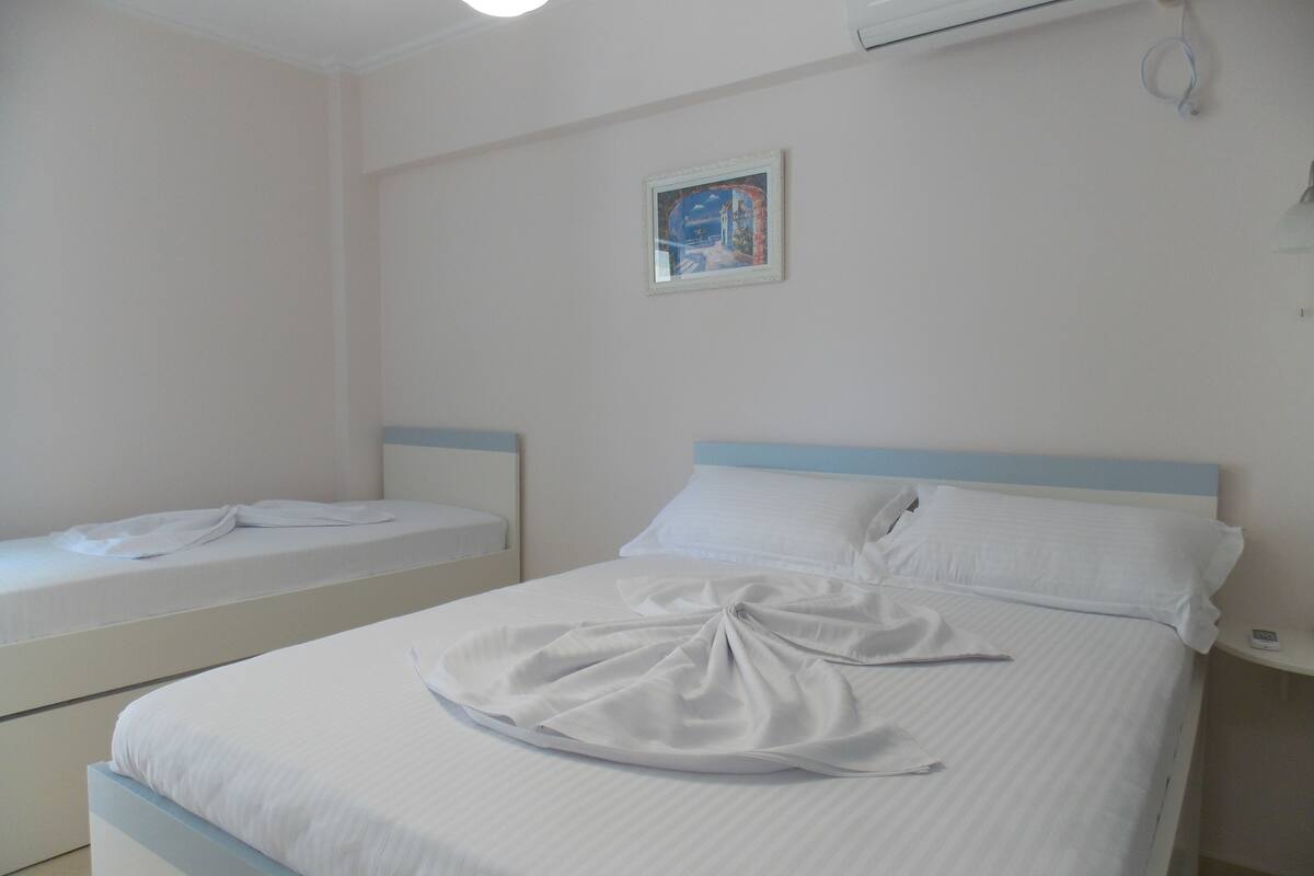 In-room safe, iron/ironing board (on request), WiFi (free), bed sheets