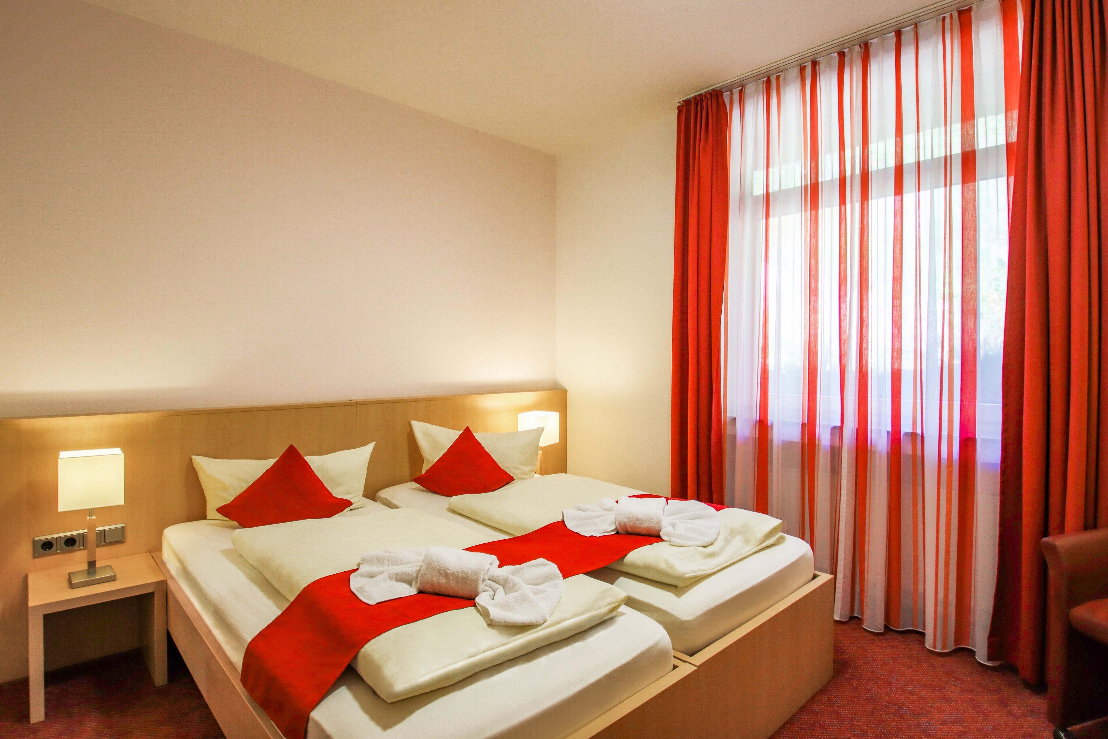 double room | desk, free wifi, bed sheets