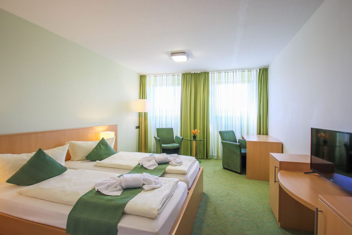 panoramic double room, mountain view | desk, free wifi, bed sheets