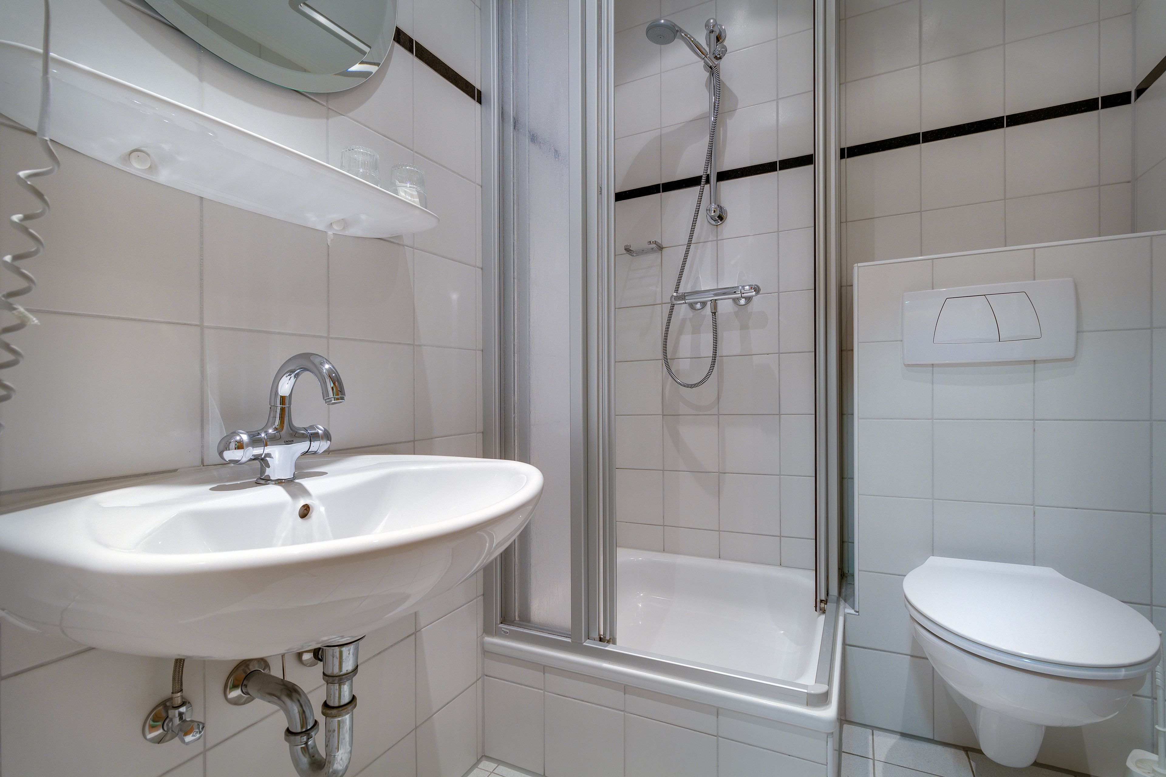 standard triple room, multiple beds | bathroom | shower, free toiletries, hair dryer, towels