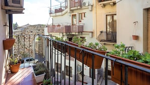 Unclassified image, 5 of 30, button - La Marchesina - Taormina Historic Center (Taormina)