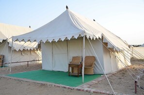 1 bedroom, Egyptian cotton sheets, premium bedding, down duvets - Royal Orchid Camp (Jaisalmer)