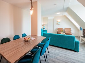 Laptop workspace, blackout curtains, soundproofing - Villa Zeezicht (Noordwijk)