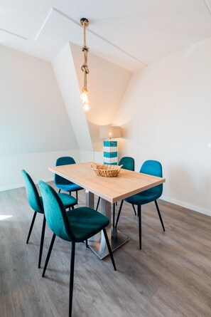 In-room dining - Villa Zeezicht (Noordwijk)