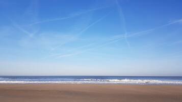 Vlak bij het strand, wit zand