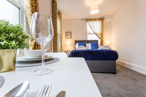 Premium bedding, iron/ironing board, free WiFi, bed sheets