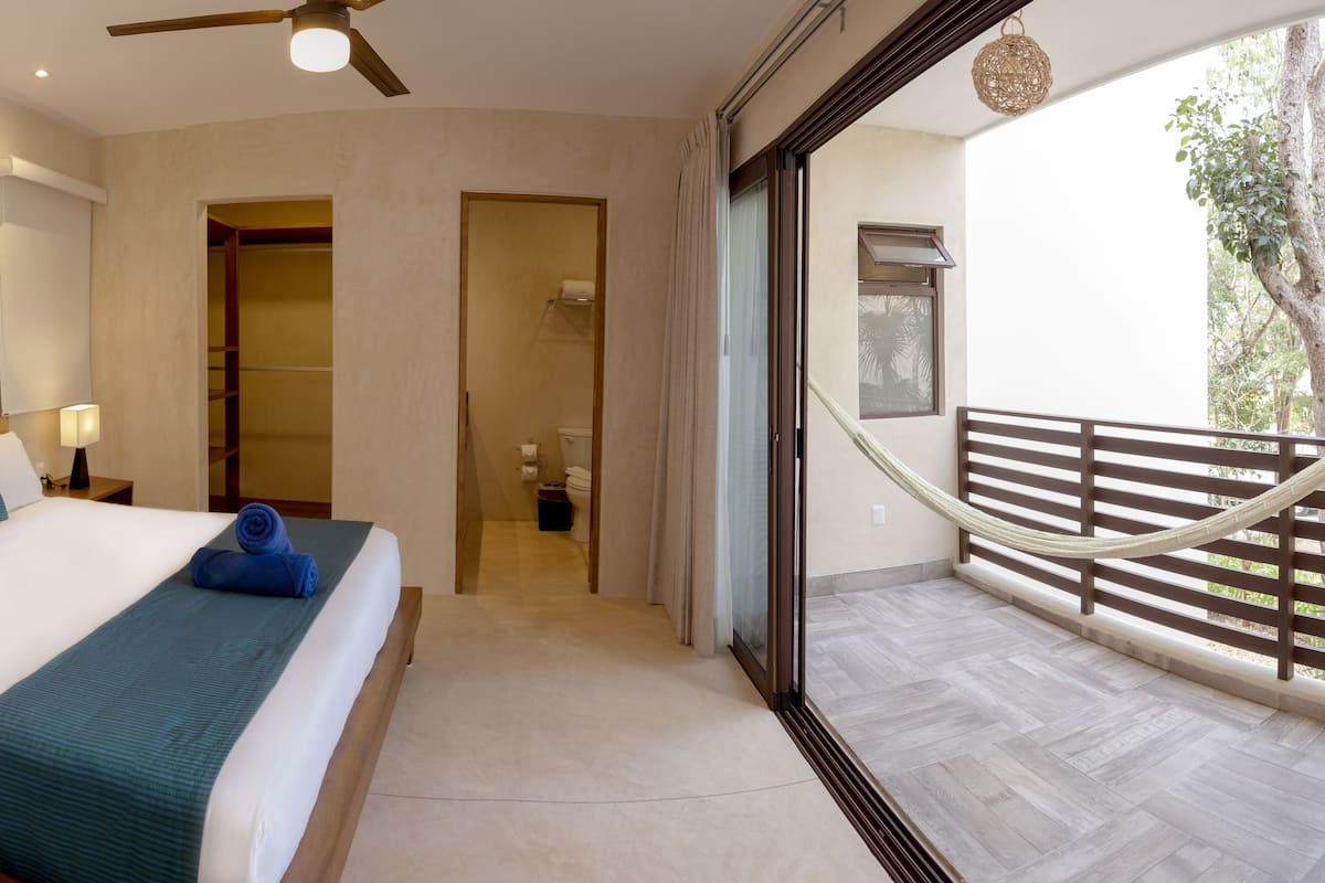 Studio, 1 King Bed with Sofa bed, Garden View | View from room