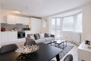 In-room safe, iron/ironing board, free WiFi, bed sheets - Roomspace Apartments -Kew Bridge Court (London)