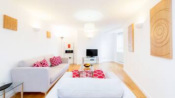 Apartment, 2 Bedrooms | Living area