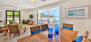 Villa | Oppholdsrom | TV og DVD-spiller