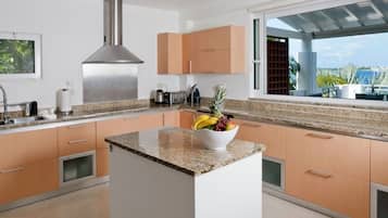 Stovetop, dishwasher, coffee/tea maker, cookware/dishes/utensils