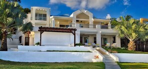 Khuôn viên nơi lưu trú