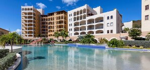 Outdoor pool - Condo Syriana (Lowlands)