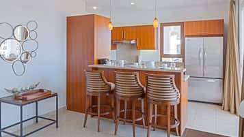 Kompor, mesin pencuci piring, dan peralatan masak/sendok-piring