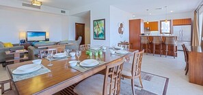 Stovetop, dishwasher, cookware/dishes/utensils - Condo Figueira (Lowlands)