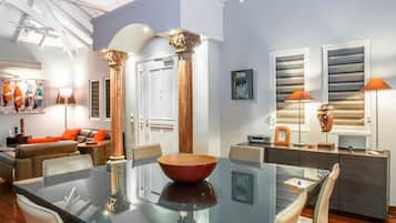 Stovetop, dishwasher, cookware/dishes/utensils