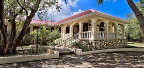 Exterior - Villa Baie Longue Beach House (Les Terres Basses)