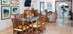 Stovetop, dishwasher, blender, cookware/dishes/utensils - Villa Baie Longue Beach House (Les Terres Basses)